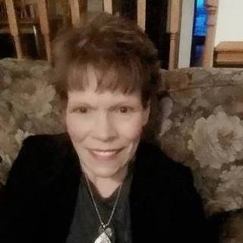 Meet your Posher, Connie